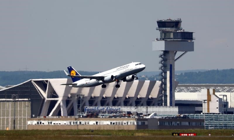 Lufthansa et fraport signent un accord de reduction de couts