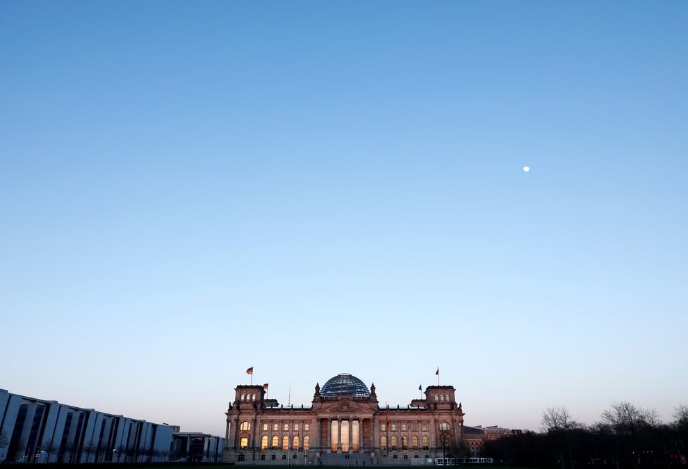 Berlin emet des doutes sur les accusations americaines sur l'origine du coronavirus, selon der spiegel