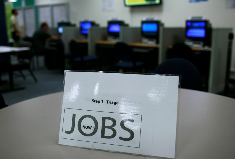 Baisse plus prononcee que prevu des inscriptions au chomage aux usa