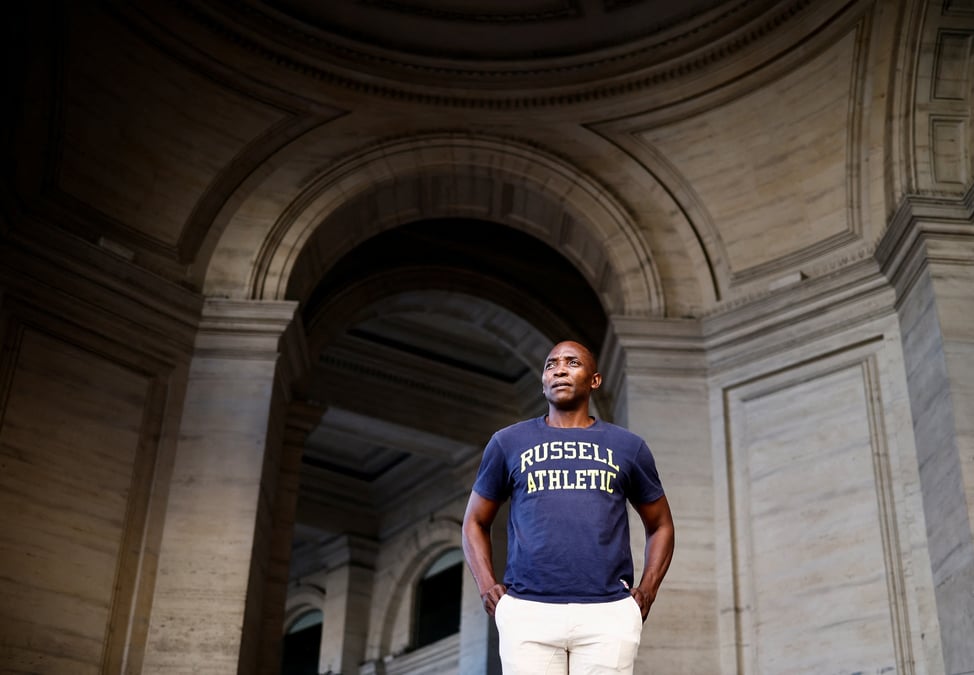 Aboubakar soumahoro, elu depute au parlement italien en septembre, lors d'une interview avec reuters