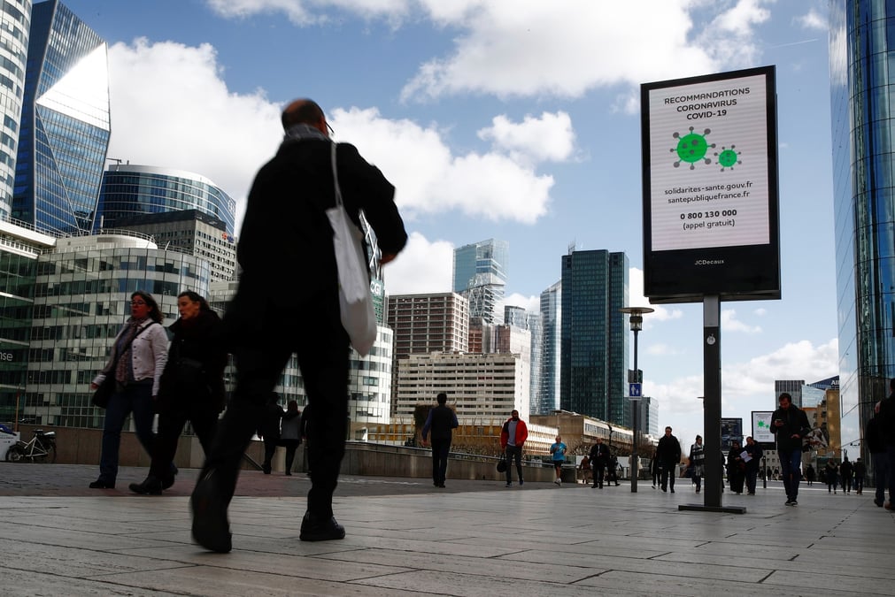Le quartier financier et d'affaires de la defense a paris