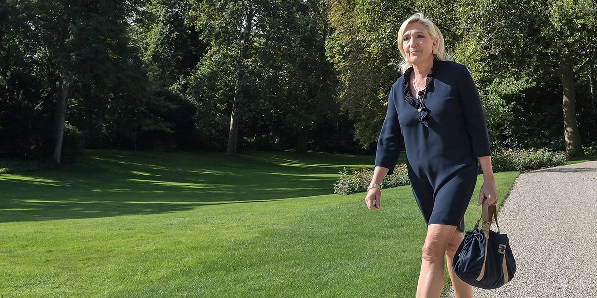 Marine
Le Pen reçue
par Emmanuel
Macron à l’Élysée
en vue de la
nomination du
Premier ministre,
le 26 août.