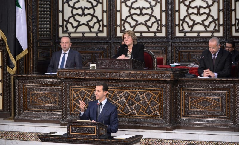 Bachar al assad assure que les occidentaux cooperent en secret avec lui contre daech