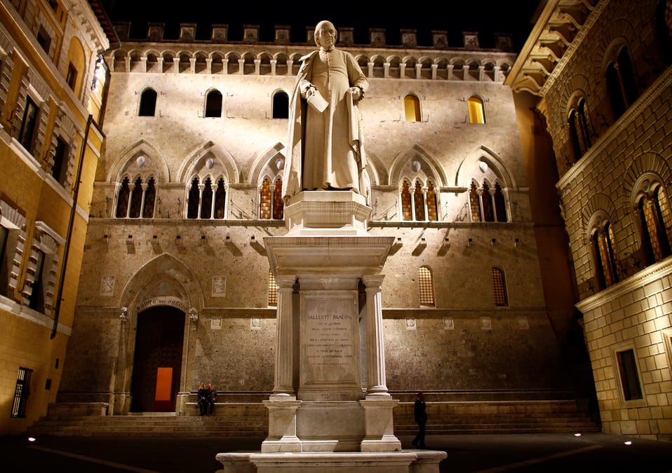 Monte paschi reporte son offre d'echange