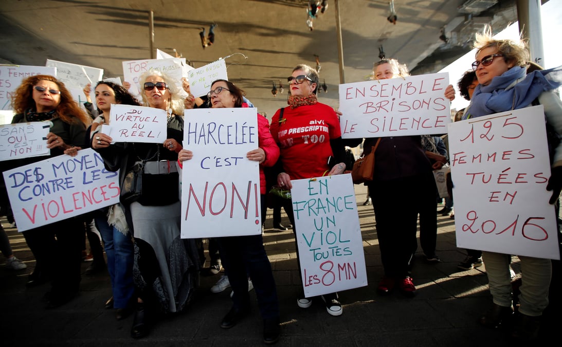 Violences sexuelles: "saisissez la justice", dit macron aux victimes