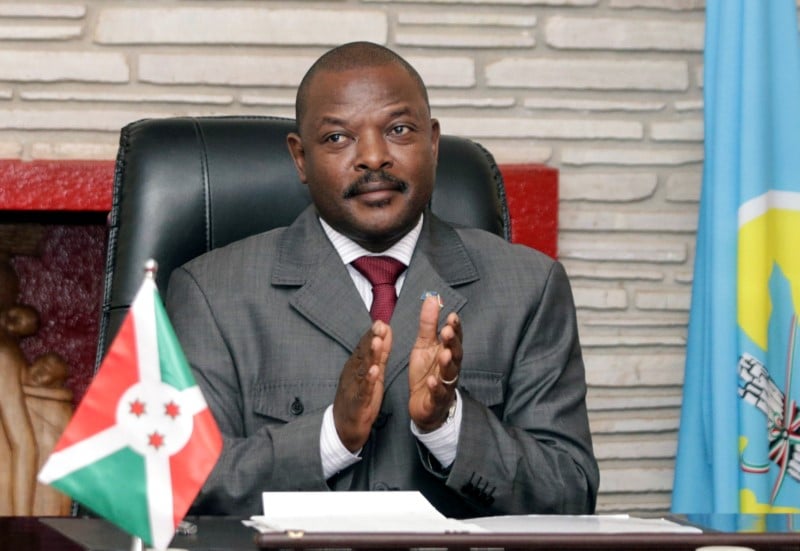 Le president du burundi, futur "guide supreme du patriotisme"?