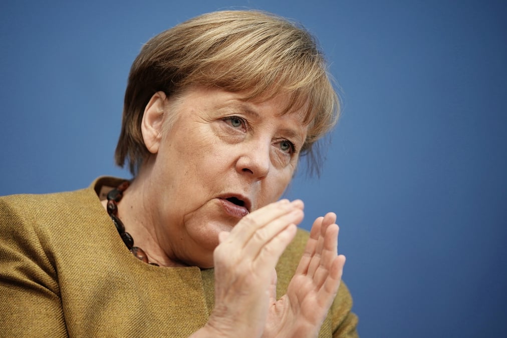 L'allemagne espere vacciner toute sa population d'ici la fin de l'ete, dit merkel