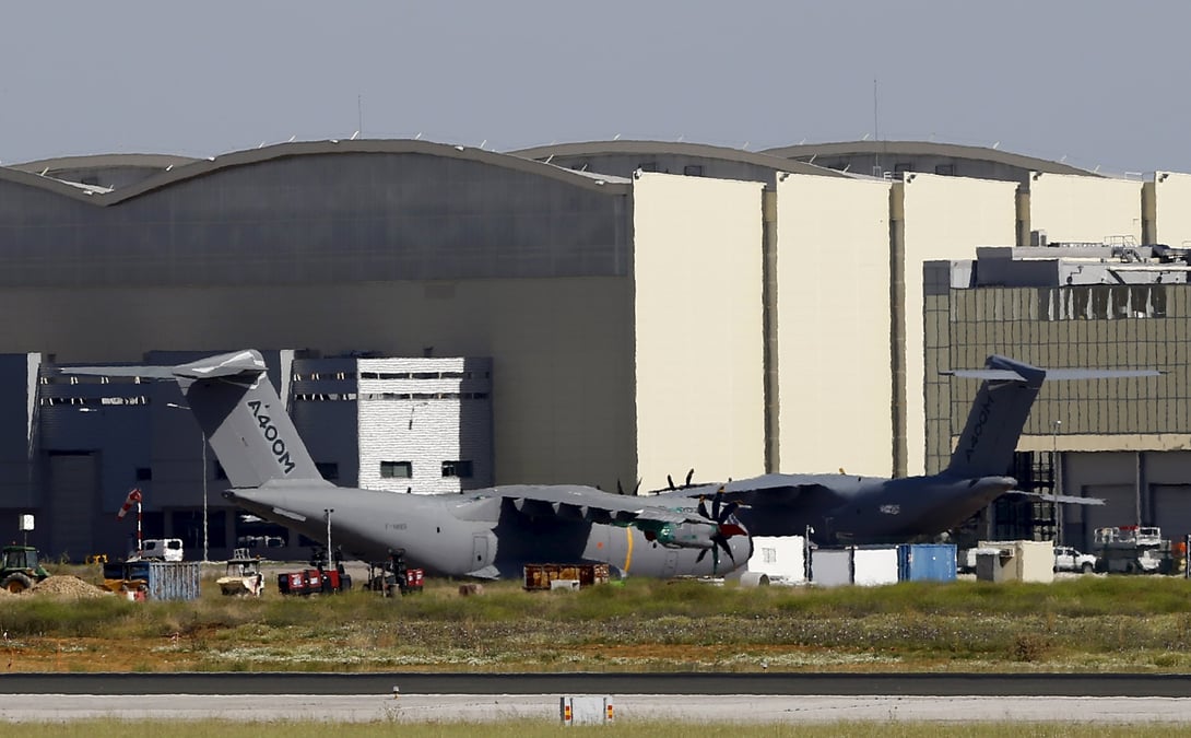 Airbus, plus forte baisse du cac 40 a la mi-seance