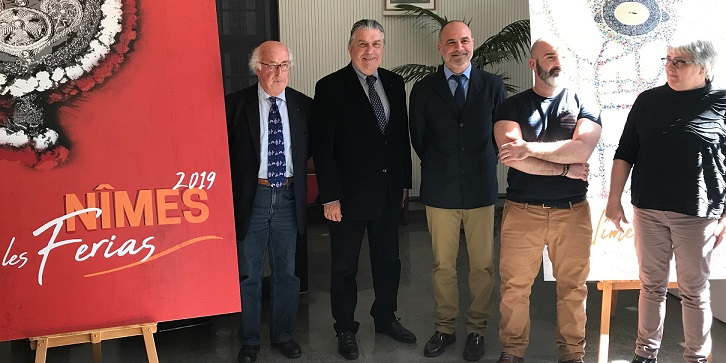 Le maire de Nîmes, Jean-Paul Fournier (LR), deuxième en partant de la gauche, au milieu de ses adjoints à la culture et à la tauromachie.