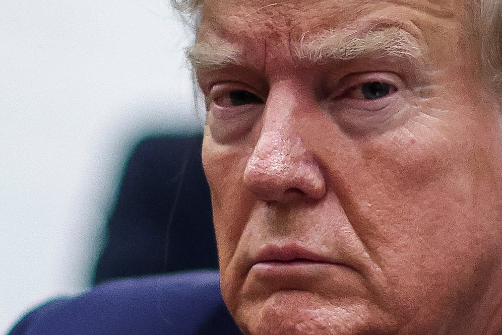 Donald Trump est poursuivi en Géorgie, là où sa photo d'identité judiciaire devenue culte a été prise.
