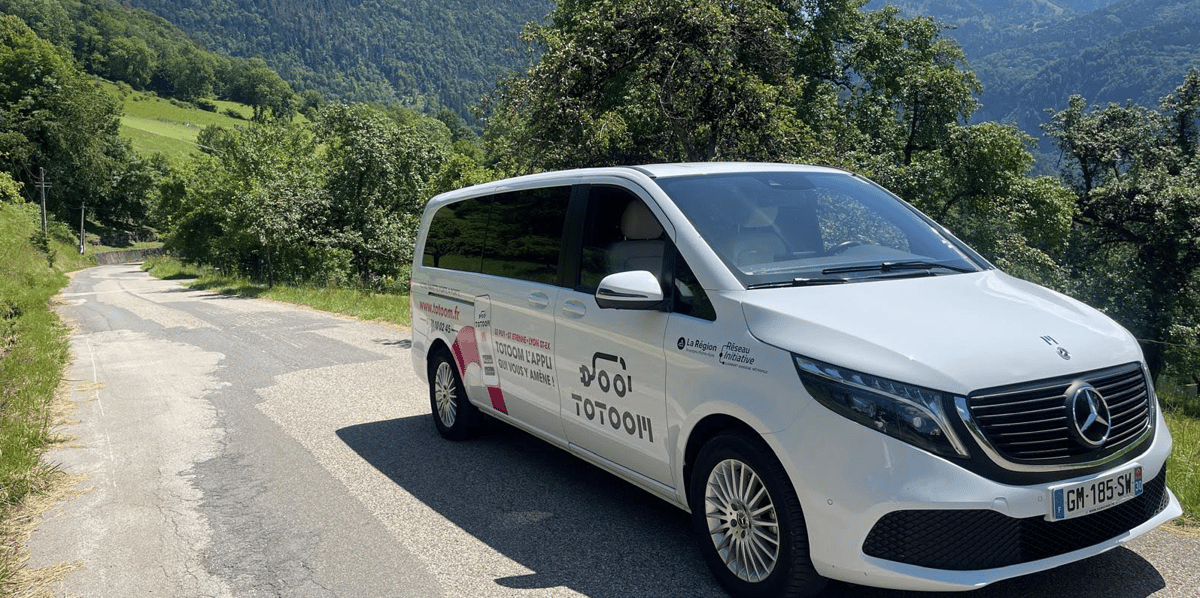 En Haute-Loire,Totoom offre une alternative de transport pour les particuliers et professionnels grâce à ces vans 100% électriques. L'expérimentation d'un an est menée en partenariat avec l'Agence Haute-Loire Attractivité et la Communauté d'Agglomération du Puy-en-Velay.