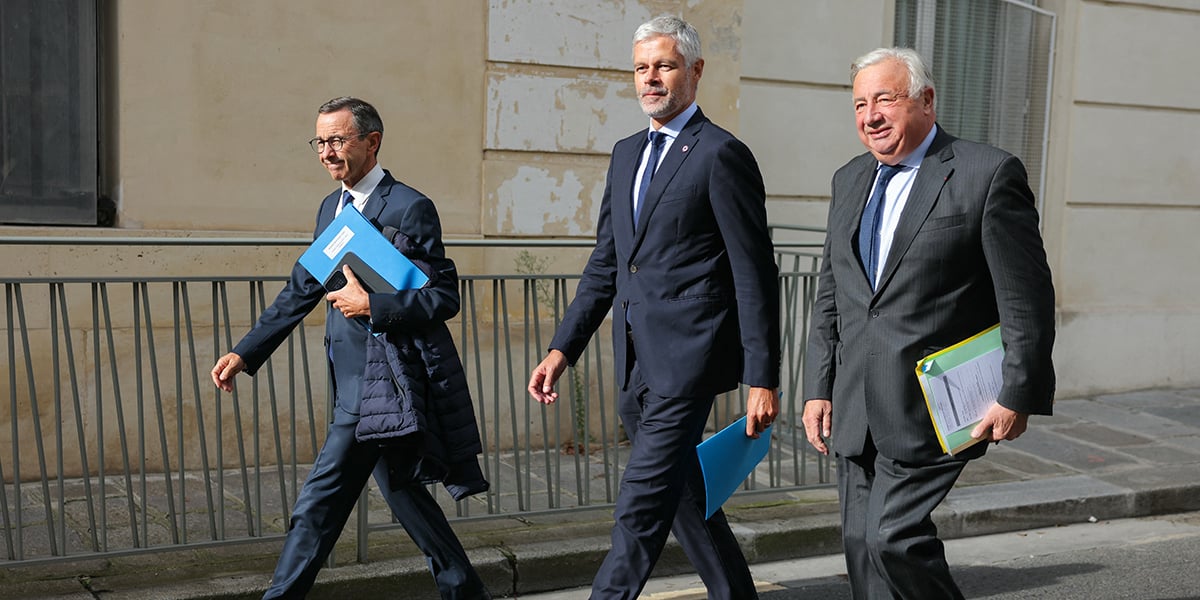 De gauche à droite, Bruno Retailleau, Laurent Wauquiez et Gérard Larcher, vendredi à Paris.