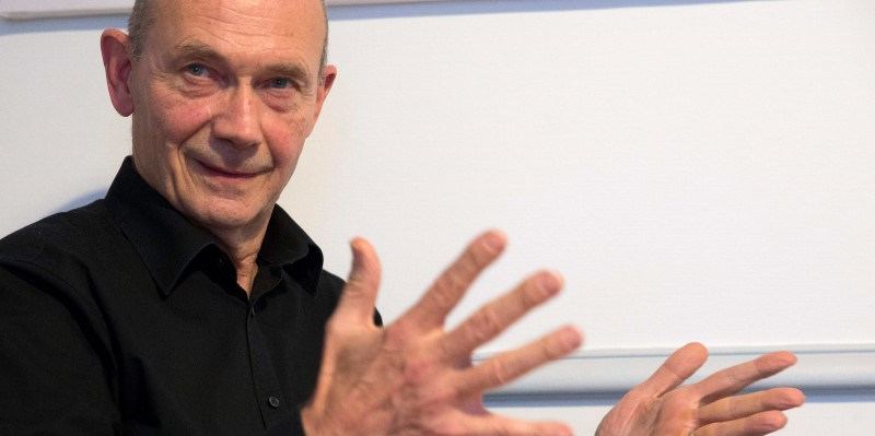 Pascal lamy charge de preparer la candidature de paris aux jo