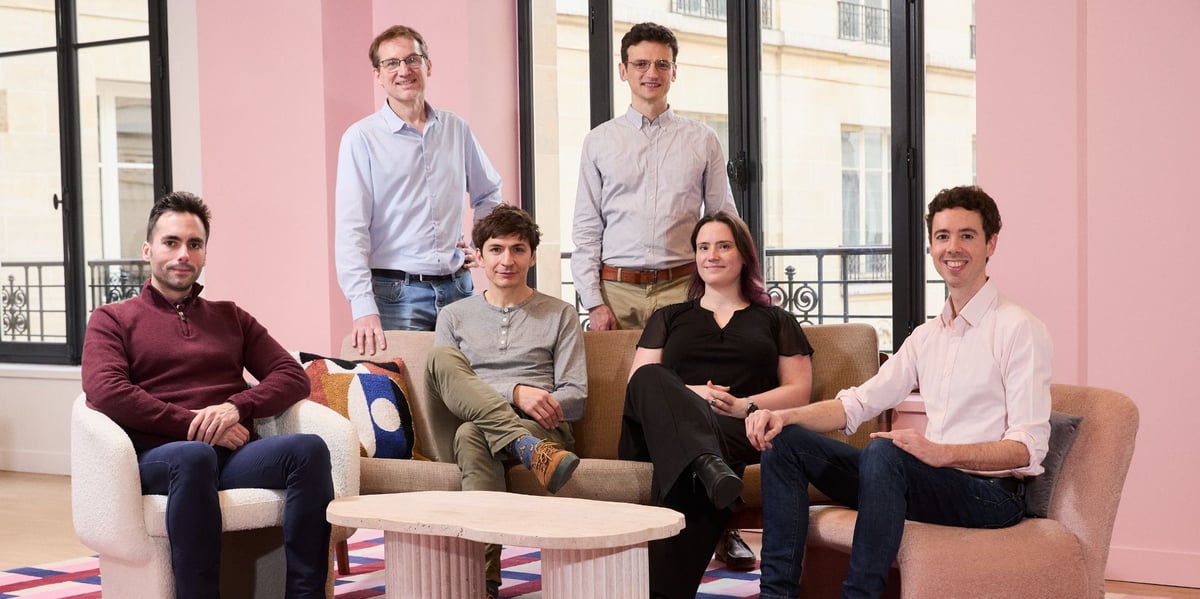 L'équipe de la start-up Bioptimus, l'une des 99 start-up d'IA tricolores spécialiste de la santé