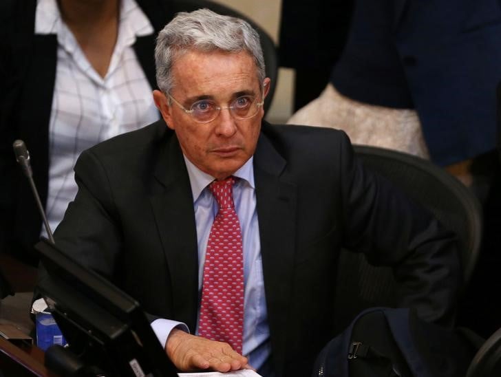 Uribe souhaite que les dirigeants des farc soient emprisonnes