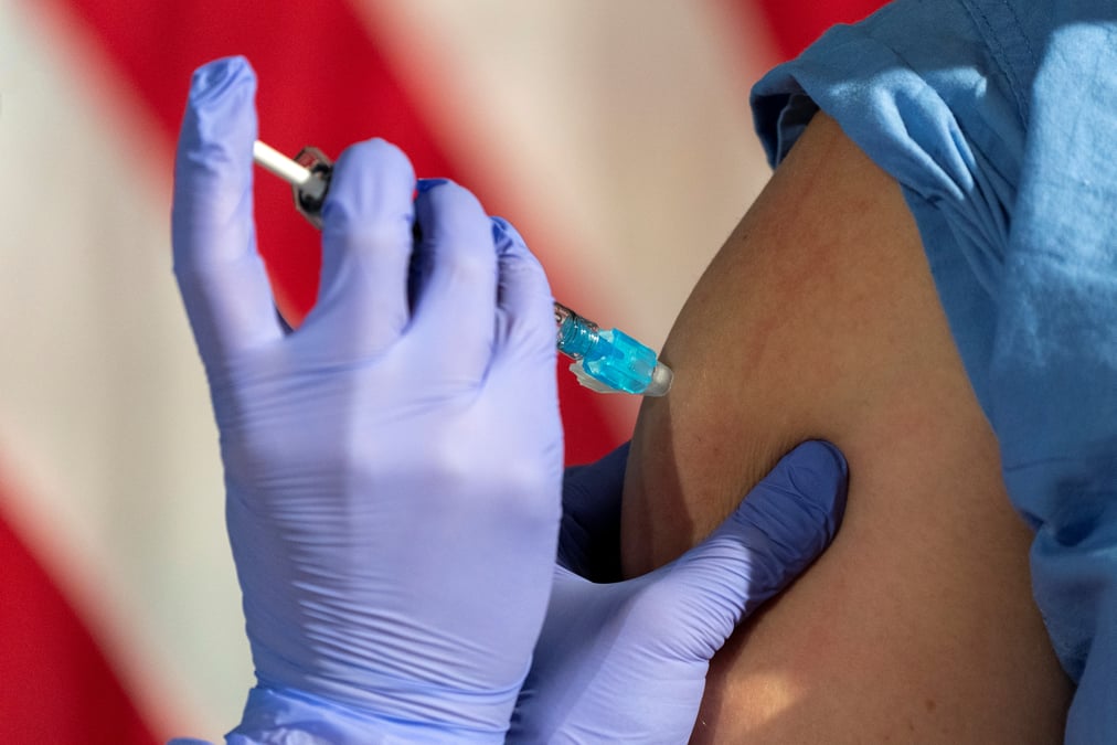Coronavirus: aux etats-unis, le rappel de vaccin generalise des septembre