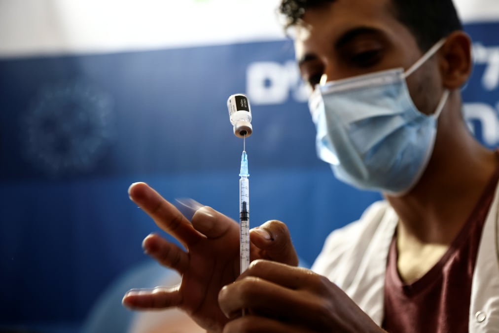 Coronavirus: en israel, le pass sanitaire necessite un rappel vaccinal