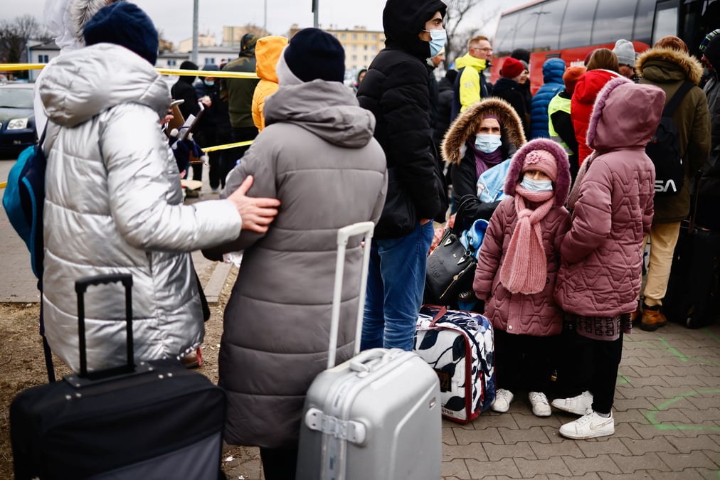 Ukraine: l'ue met sur pied un 'hub' humanitaire en pologne, annonce le drian