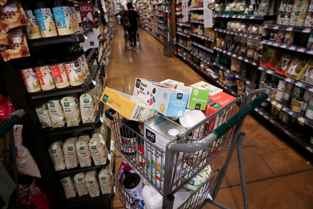 Un panier dans un supermarche a manhattan, a new york