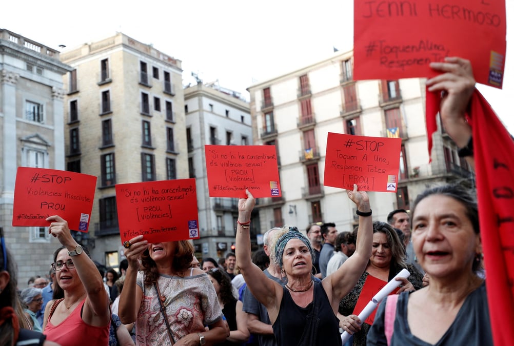 Manifestation en soutien a jenni hermoso a barcelone