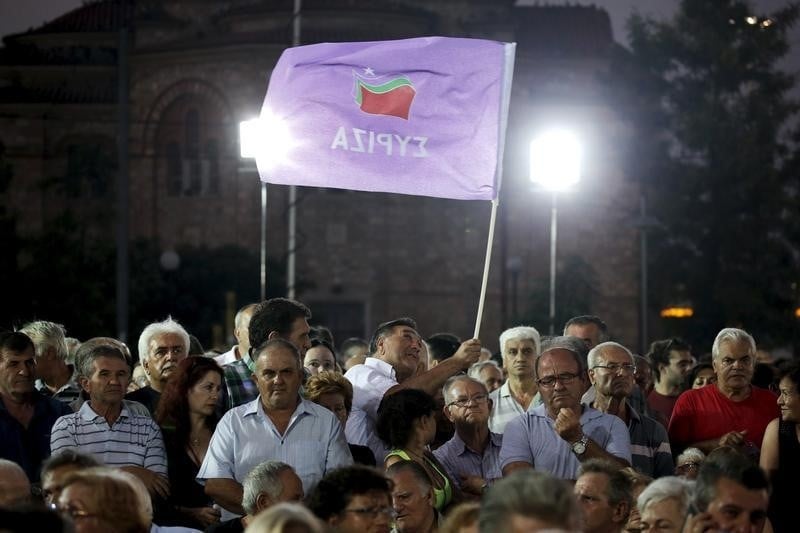 Un nouveau sondage en grece donne une legere avance a syriza
