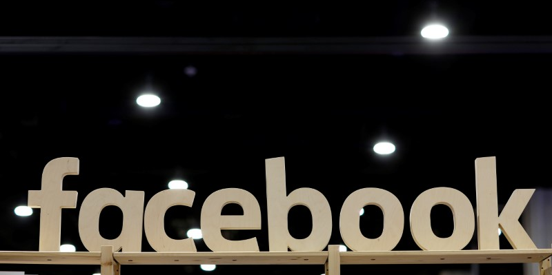 Facebook ne renoncera pas a la publicite ciblee