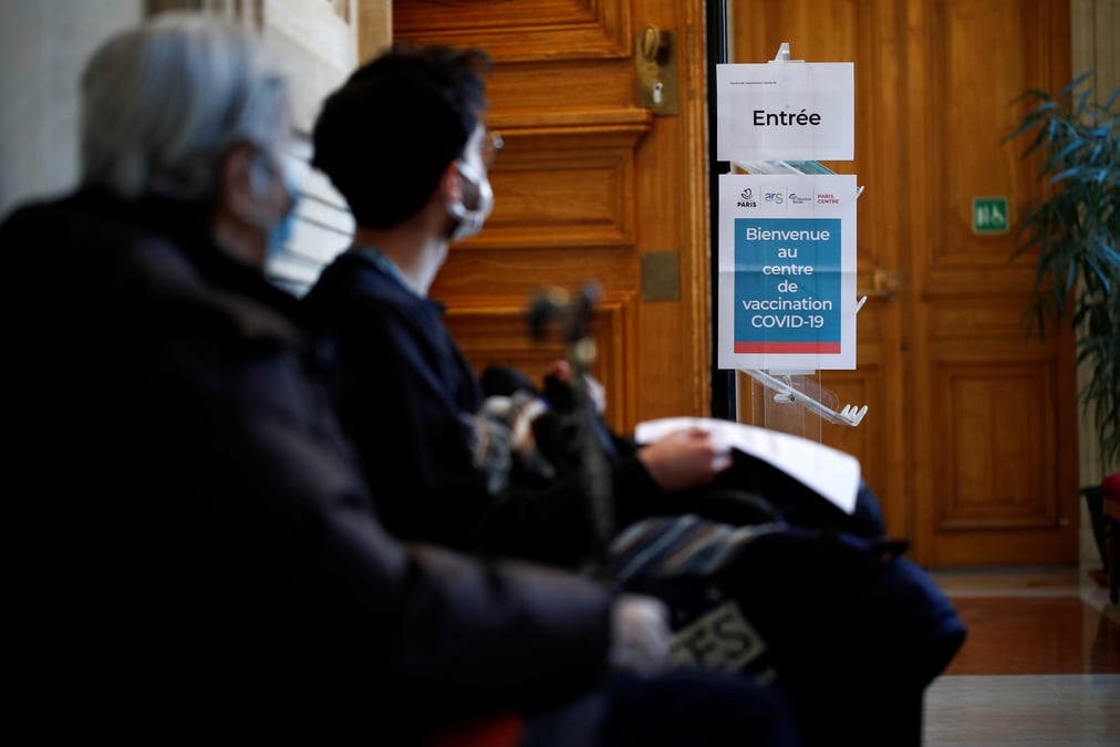 Coronavirus: moins de 4.000 nouveaux cas en france