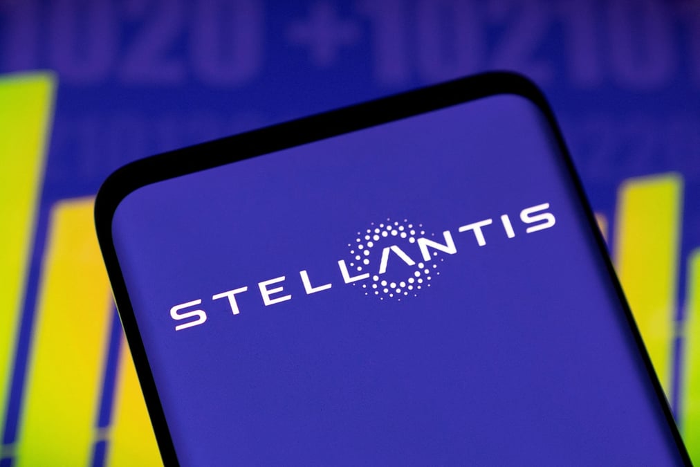 Logo de stellantis