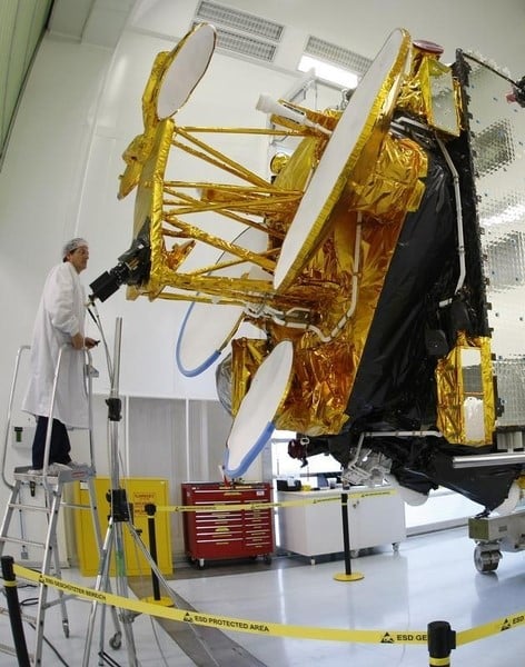 Eutelsat enregistre une baisse de son carnet de commandes mais confirme ses objectifs