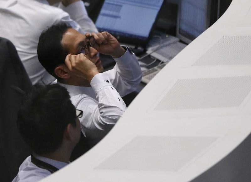 Tokyo finit en nette baisse, penalisee par le yen