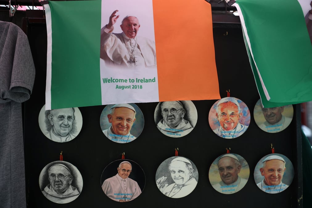 Le pape francois se rend en irlande