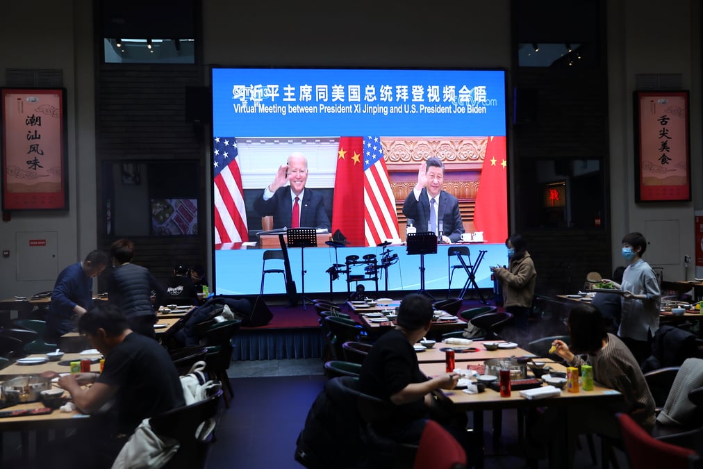 Biden et xi ont evoque le xinjiang, le tibet et hong kong, selon la maison blanche