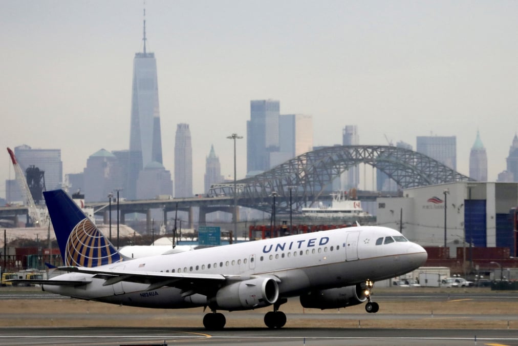 United airlines va autoriser le retour des salaries non vaccines contre le covid-19