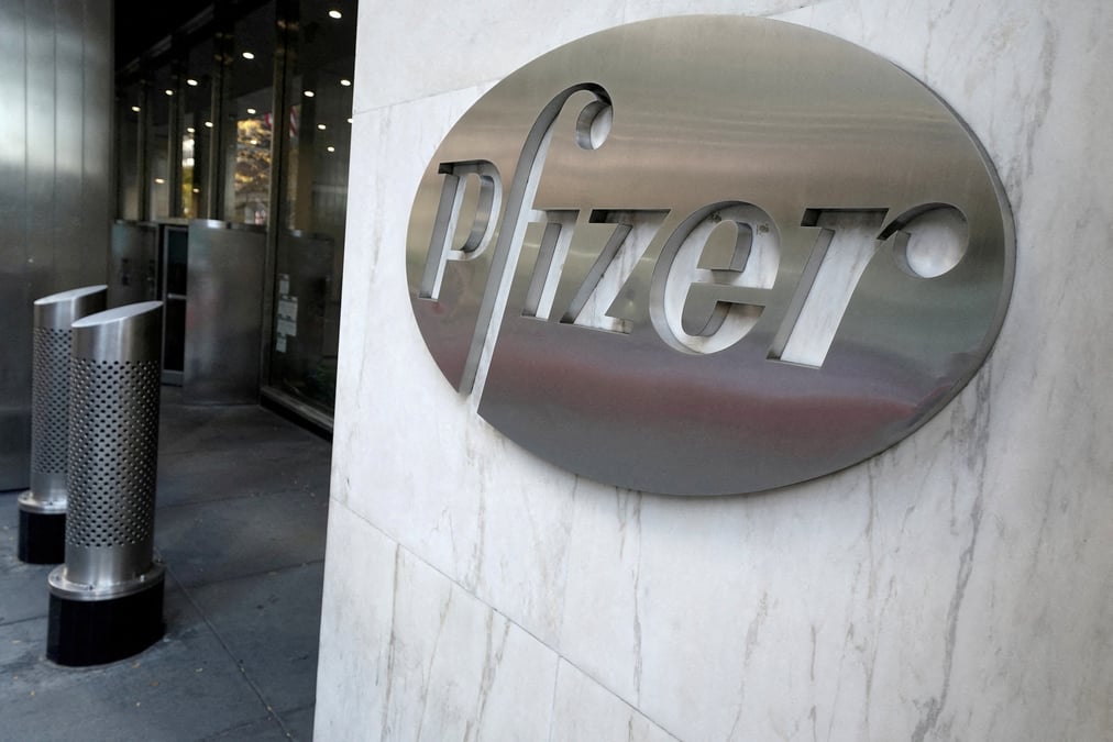 Photo d'archives du logo pfizer a new york, aux etats-unis