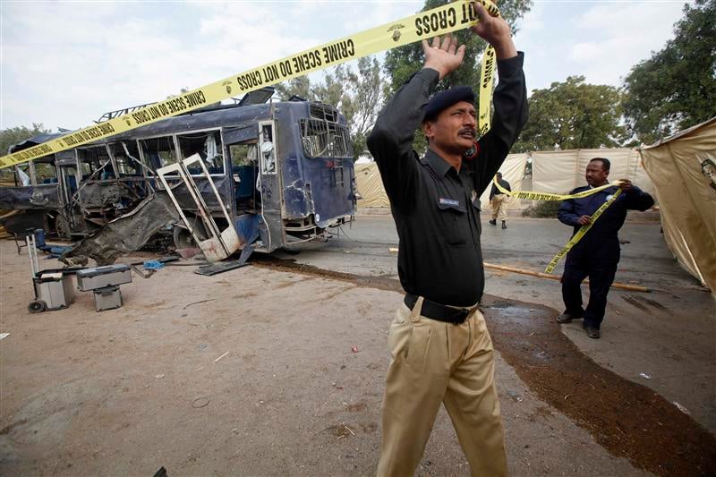 Onze policiers pakistanais tués près de Karachi