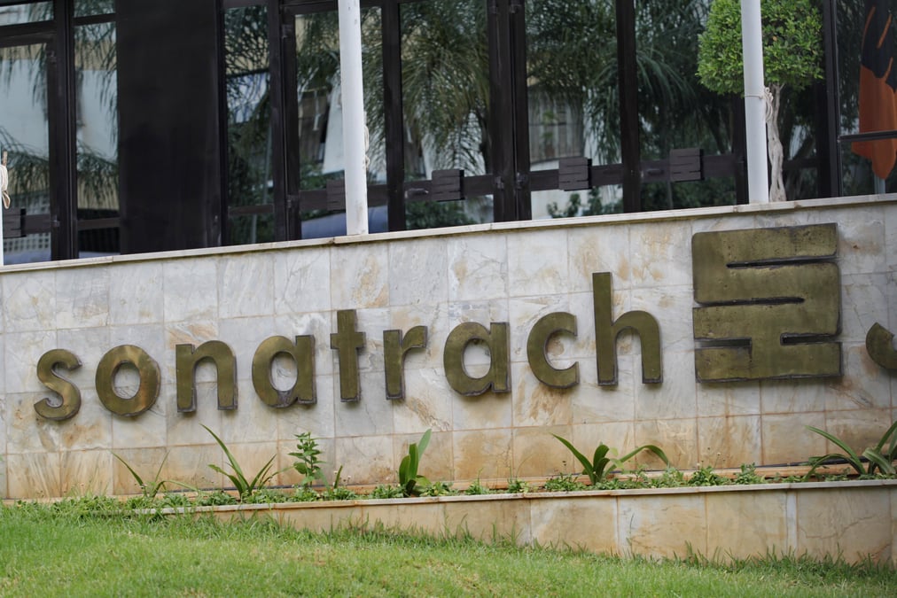 Le president algerien par interim limoge le pdg de la sonatrach