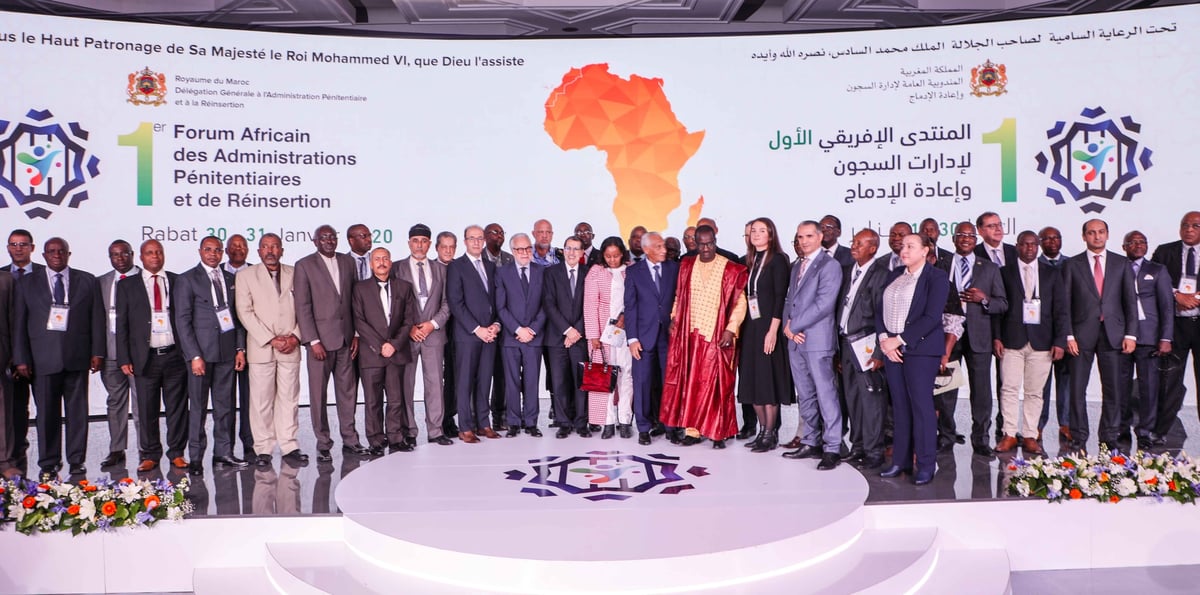 Photo de famille de la première édition du Forum Africain des Administrations Pénitentiaires.