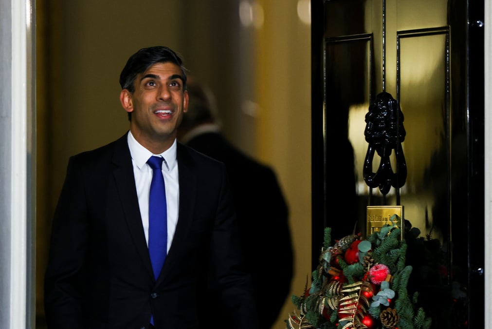 Le premier ministre britannique rishi sunak attend avant de rencontrer le premier ministre neerlandais mark rutte a downing street a londres