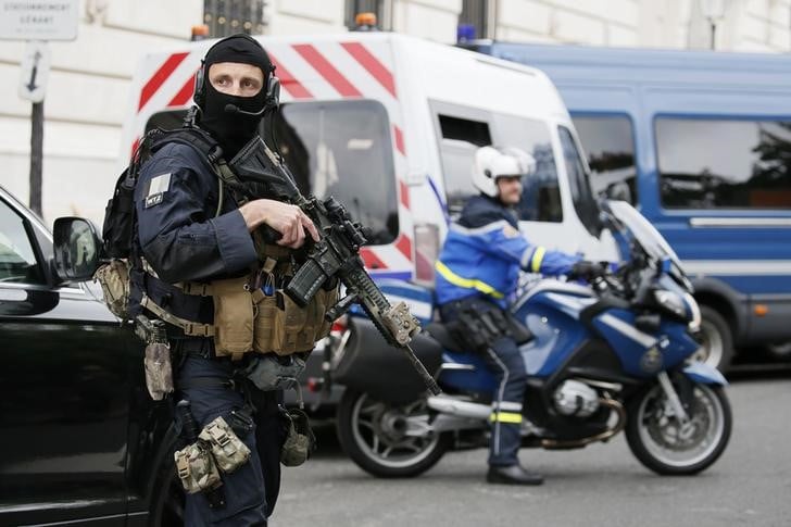 L'arrestation d'abdeslam a evite une attaque a la voiture piegee