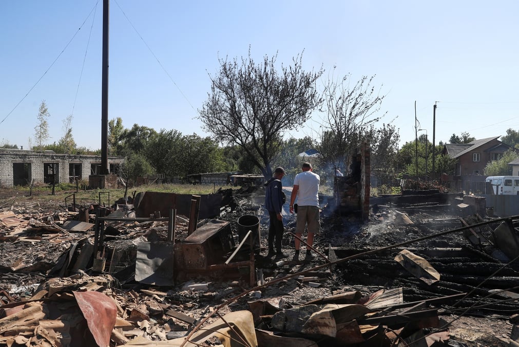 Des degats apres une frappe russe sur un village ukrainien