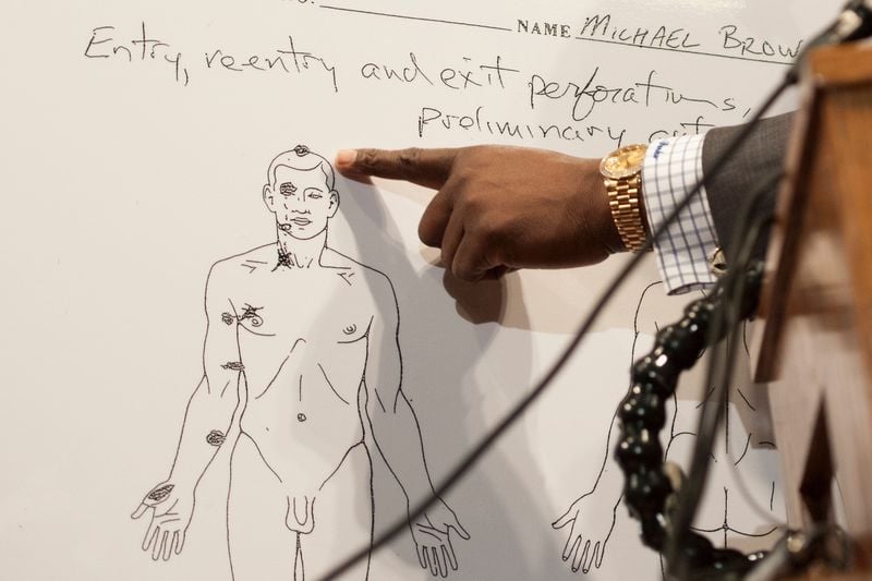 Michael Brown a été touché par six balles, selon une autopsie