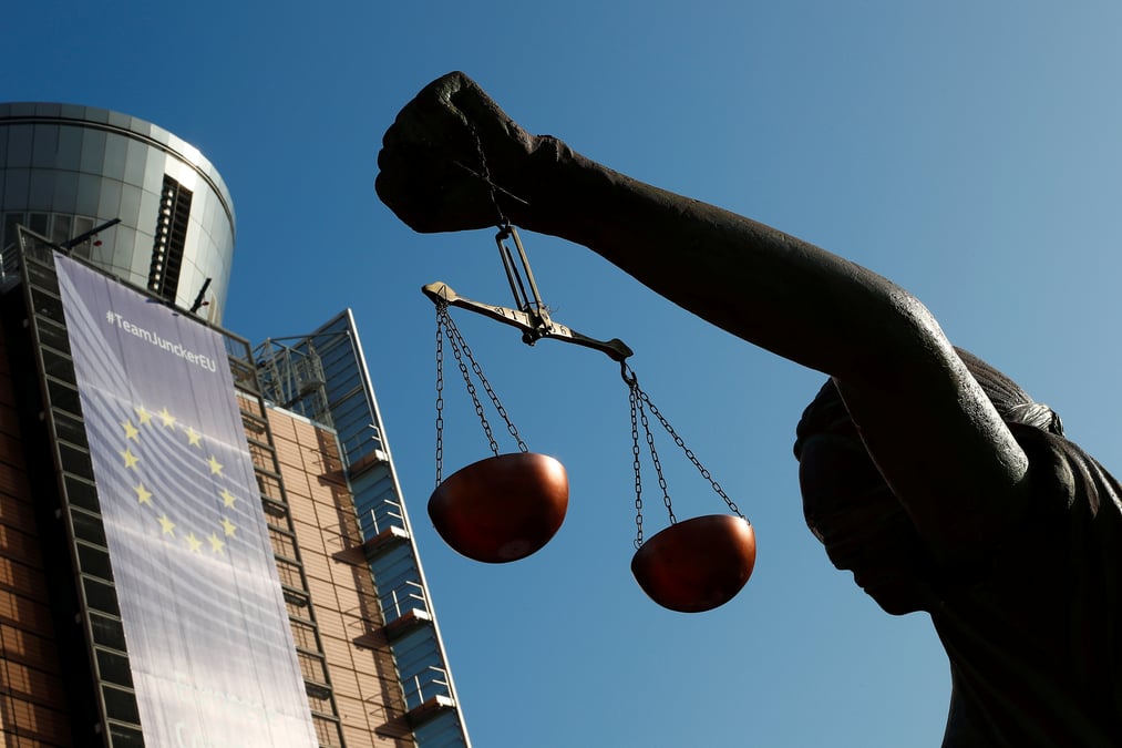 Arrieres d'impots: starbucks blanchi par la justice europeenne, pas fiat chrysler