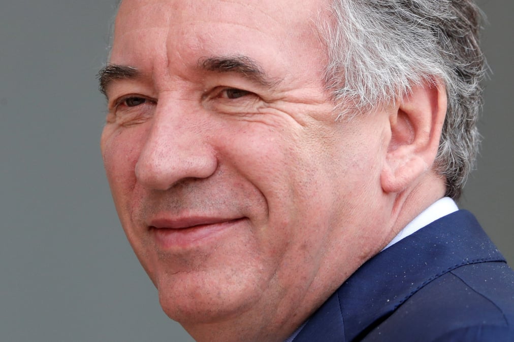 France: vers la mise en examen de bayrou, sarnez et goulard, rapporte le monde