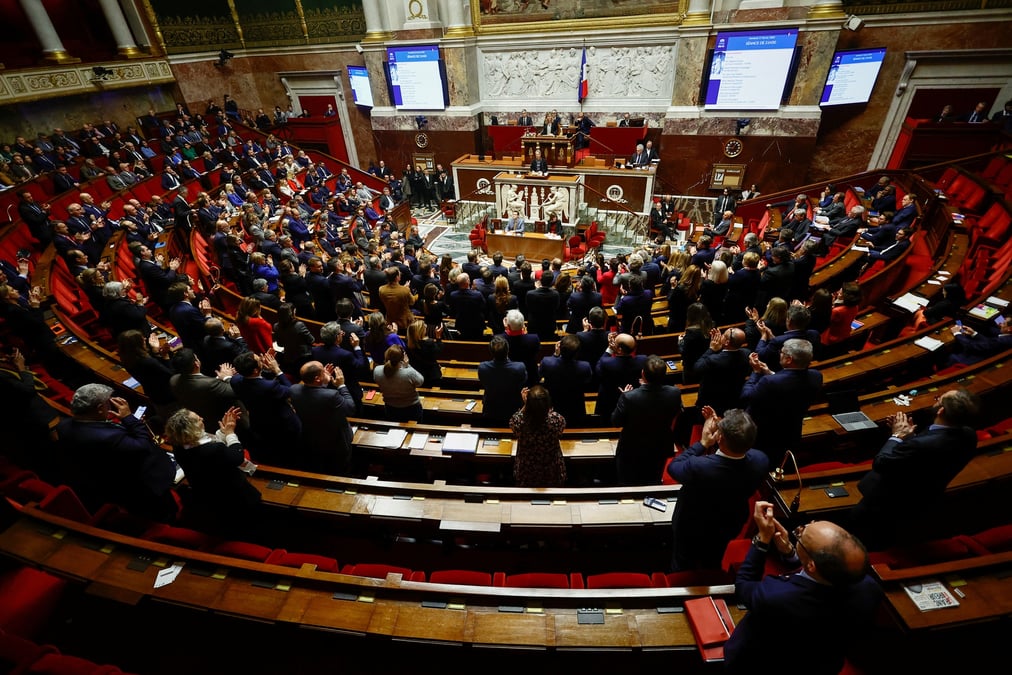 Les deputes debattent du plan de reforme des retraites du gouvernement francais a l'assemblee nationale a paris
