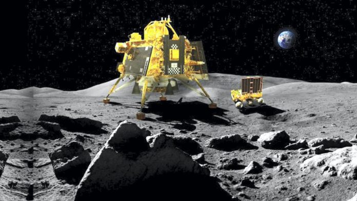 « L'Inde est sur la Lune. (...) Nous sommes allés là où personne n'était allé. Nous avons fait ce que personne n'avait jamais fait auparavant » (Narendra Modi).