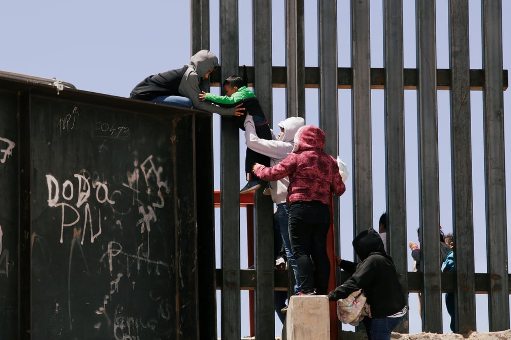 Deces de migrants a cause de la canicule pres de la frontiere usa-mexique