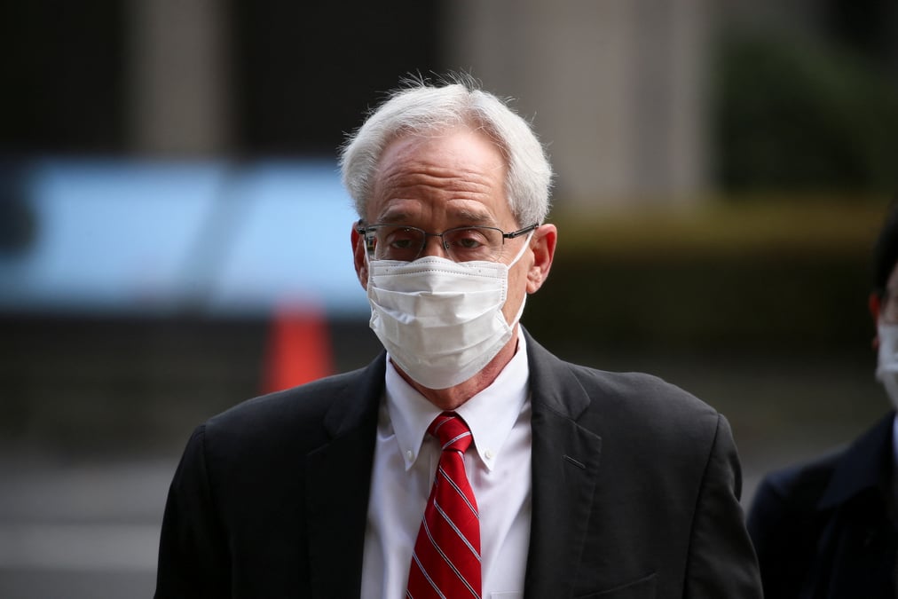 Japon: greg kelly, ex-collaborateur de ghosn, condamne a six mois de prison avec sursis