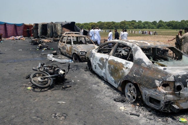 Pakistan: plus de 120 morts dans l'explosion d'un camion-citerne