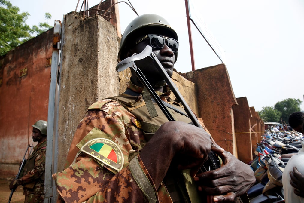 Un mouvement islamiste revendique l'attaque de deux bases militaires maliennes