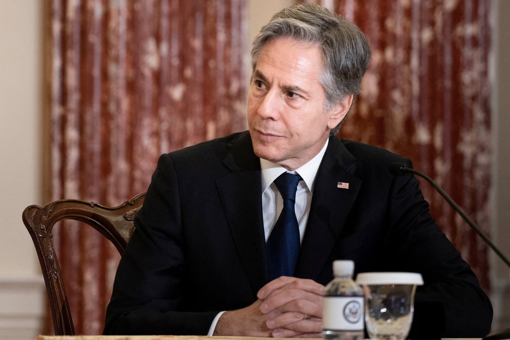 Etats-unis: blinken teste positif au covid-19, report d'un discours sur la chine